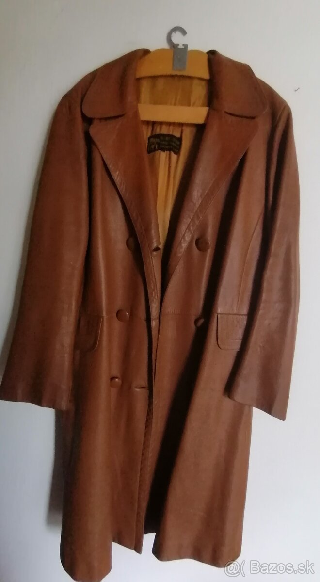 Kabát z ťavej kože. - 2