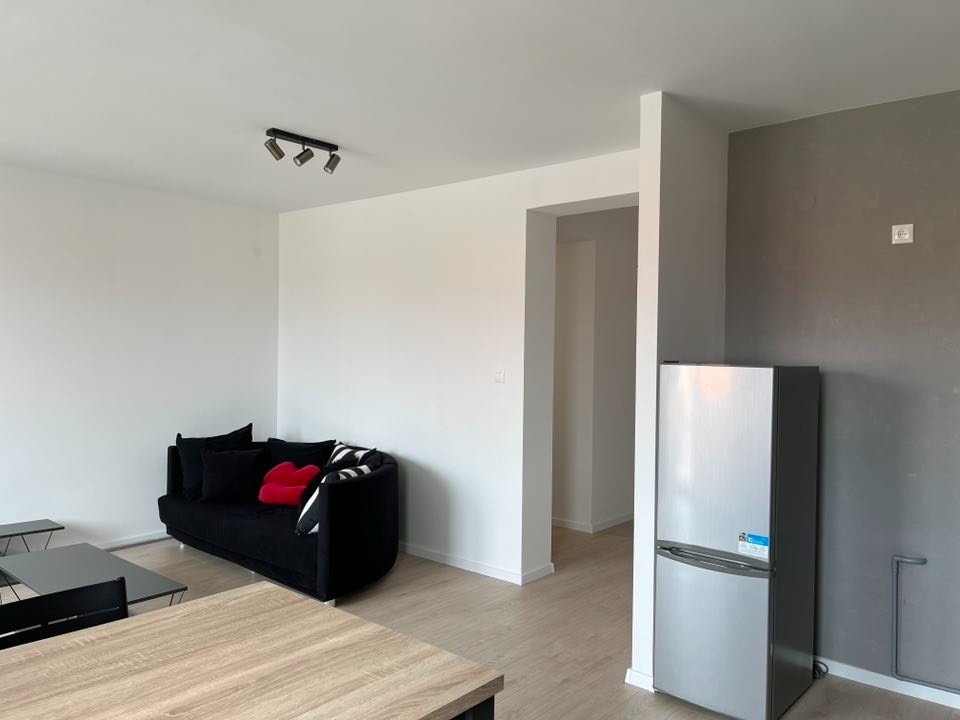 Na prenájom veľký svetlý 2i byt Trnava-Zavar + parking - 2