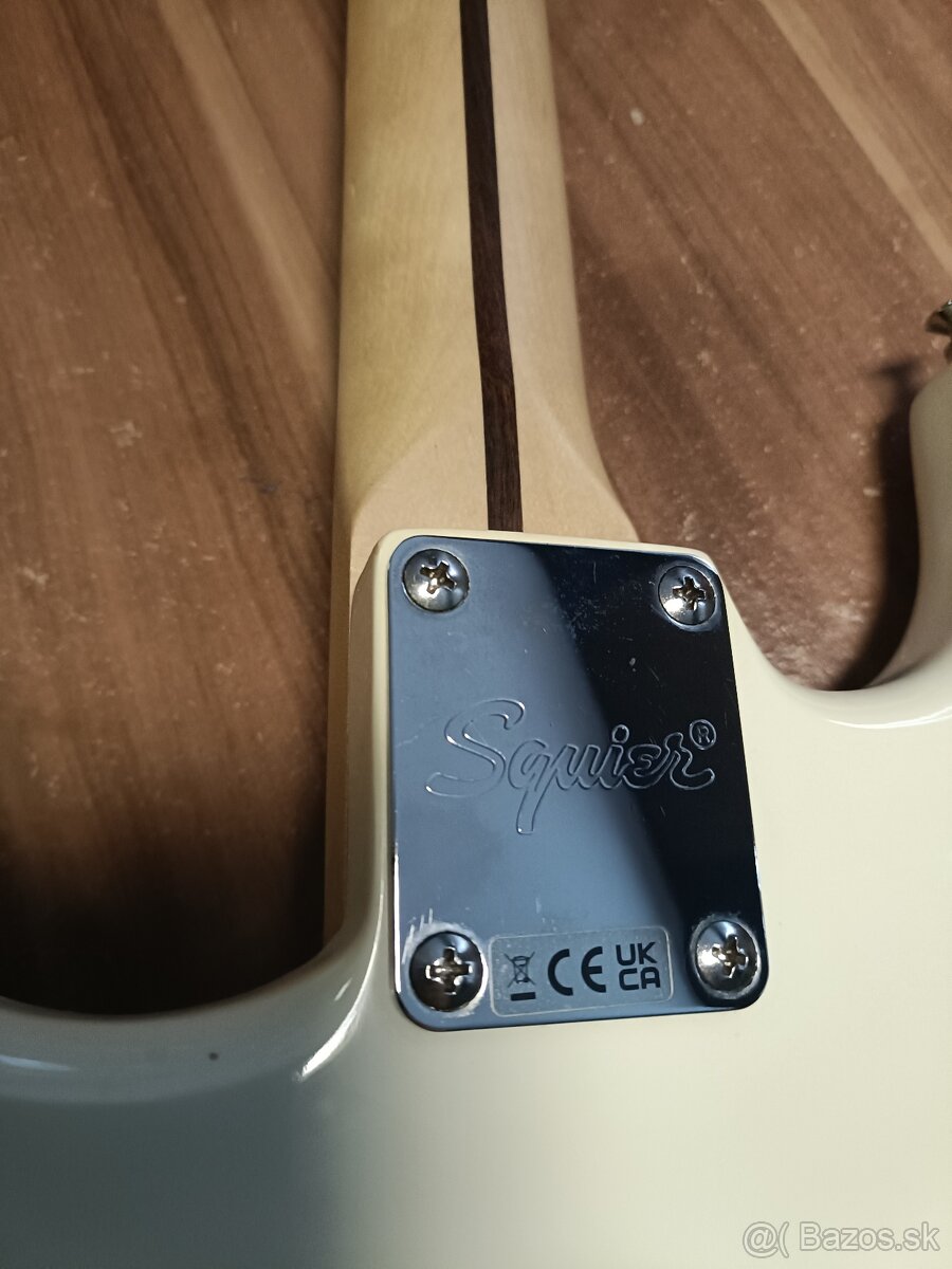 Elektrická gitara Squier Stratocaster HSS - 2