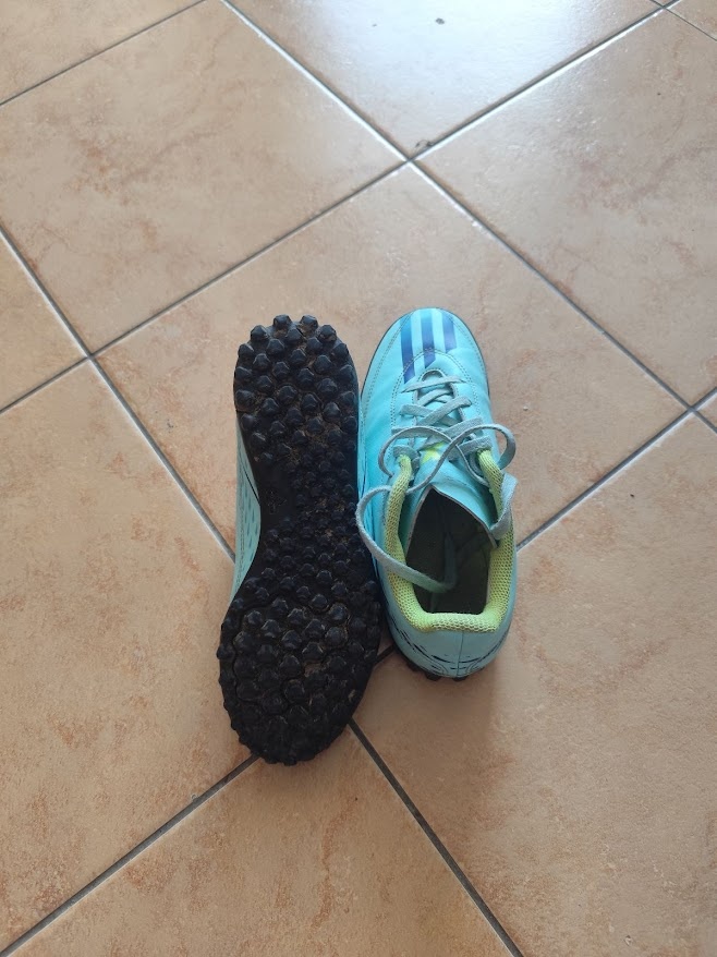 Chlapčenské turfy Adidas vel. 36 a 2/3 - 2