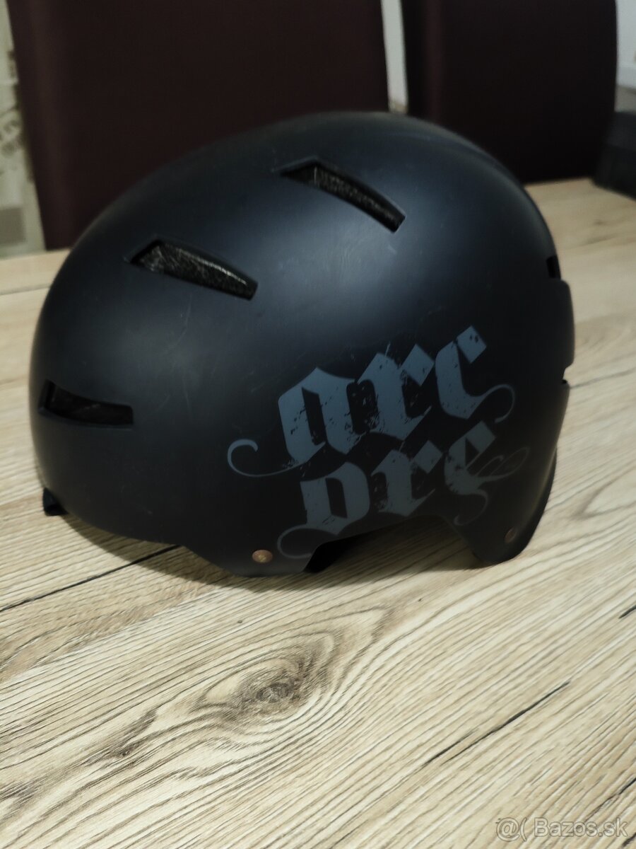 Predám prilbu - 2