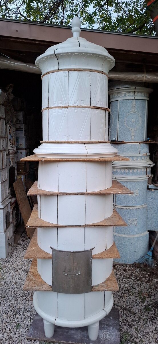 Kachlova pec starožitná - 2