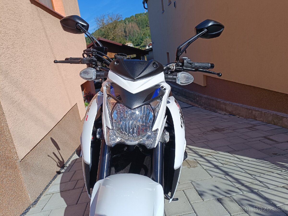 Suzuki gsxs 1000 - 2