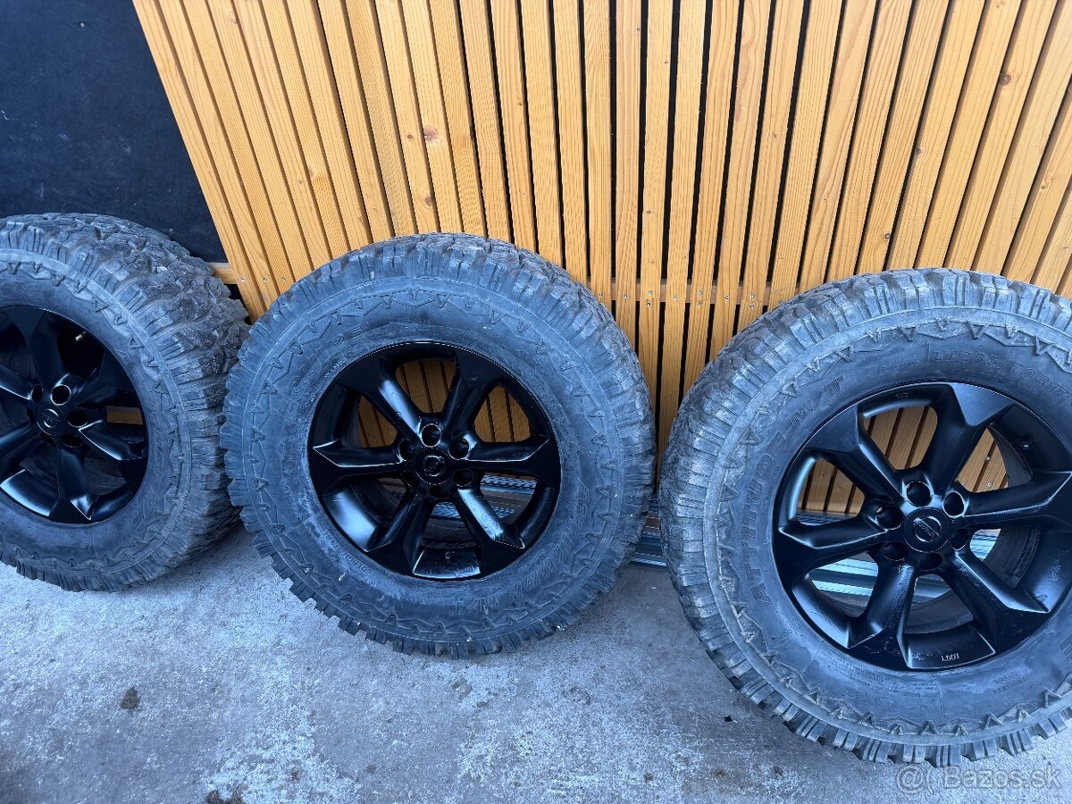 Kola Nissan Navara - 2