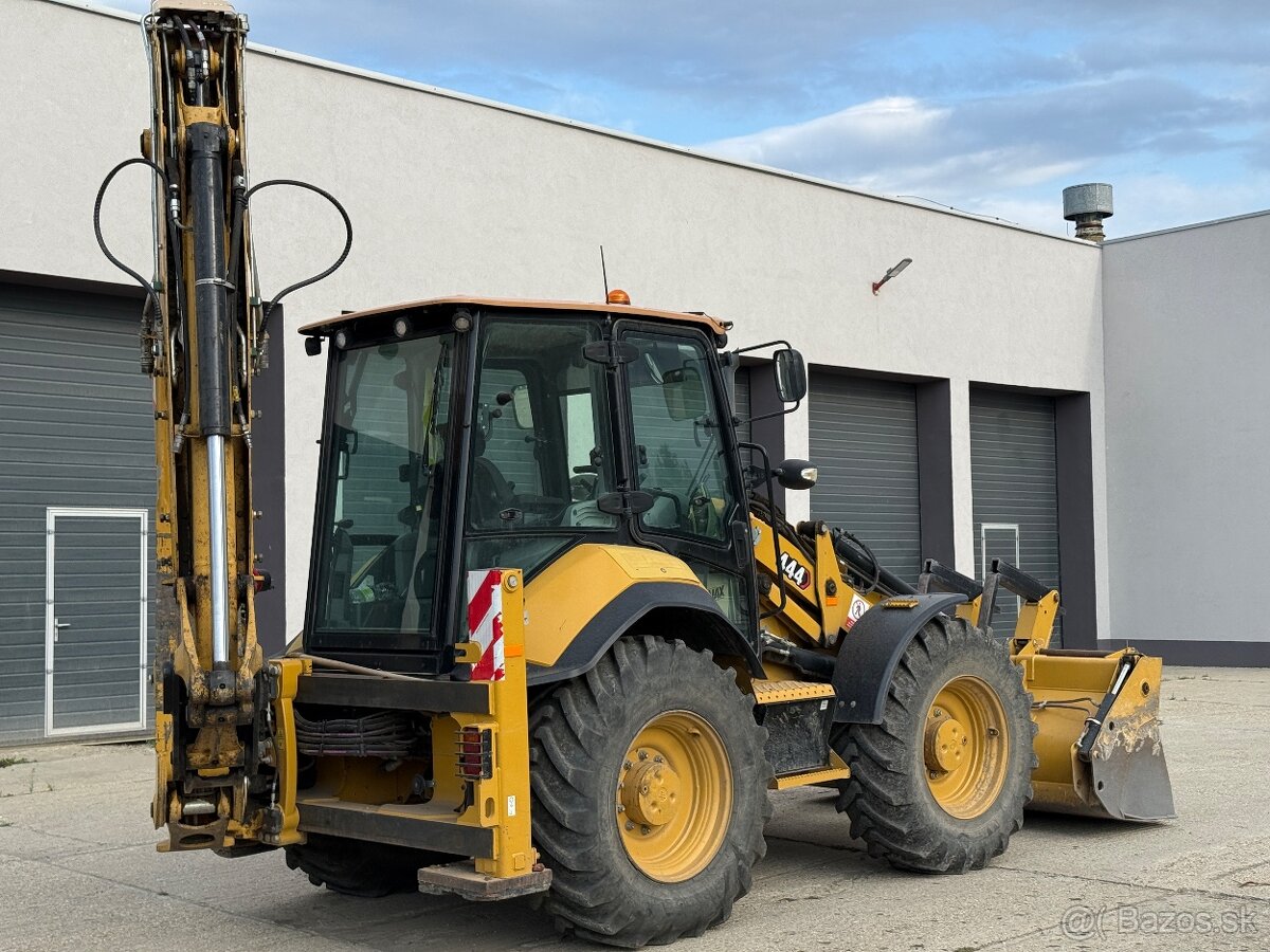 CATERPILLAR 444 - 2000 mth - 2