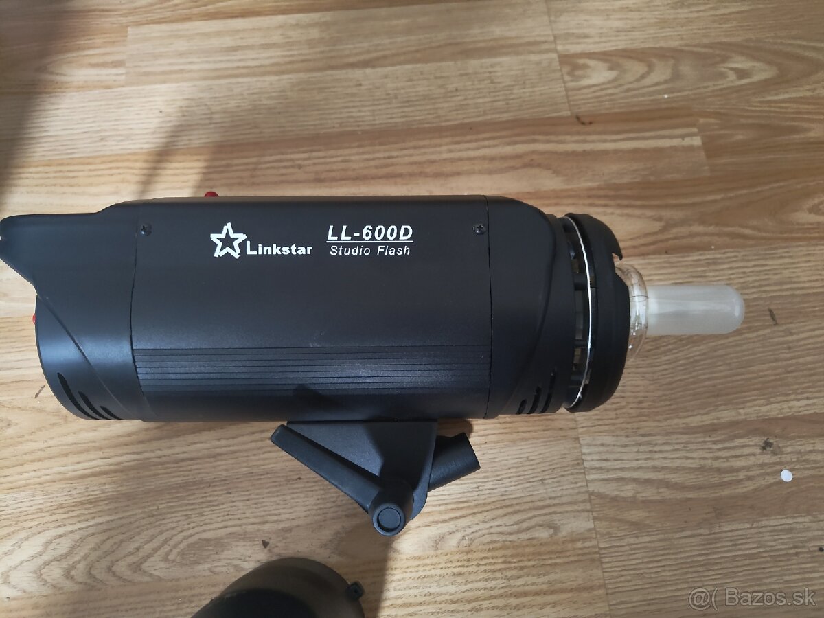 Štúdiový blesk Linkstat LL-600D - 2