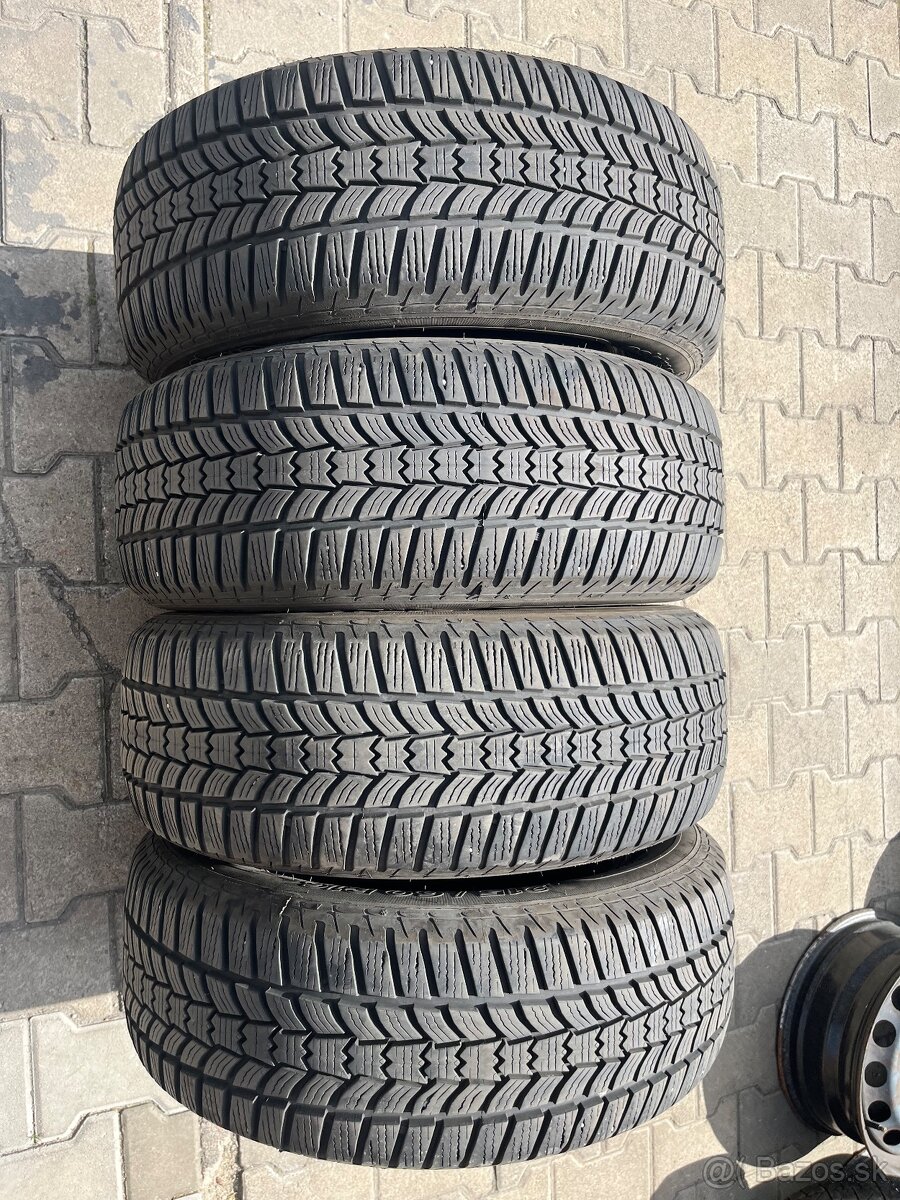 215/60R16 Sava zimne - 2