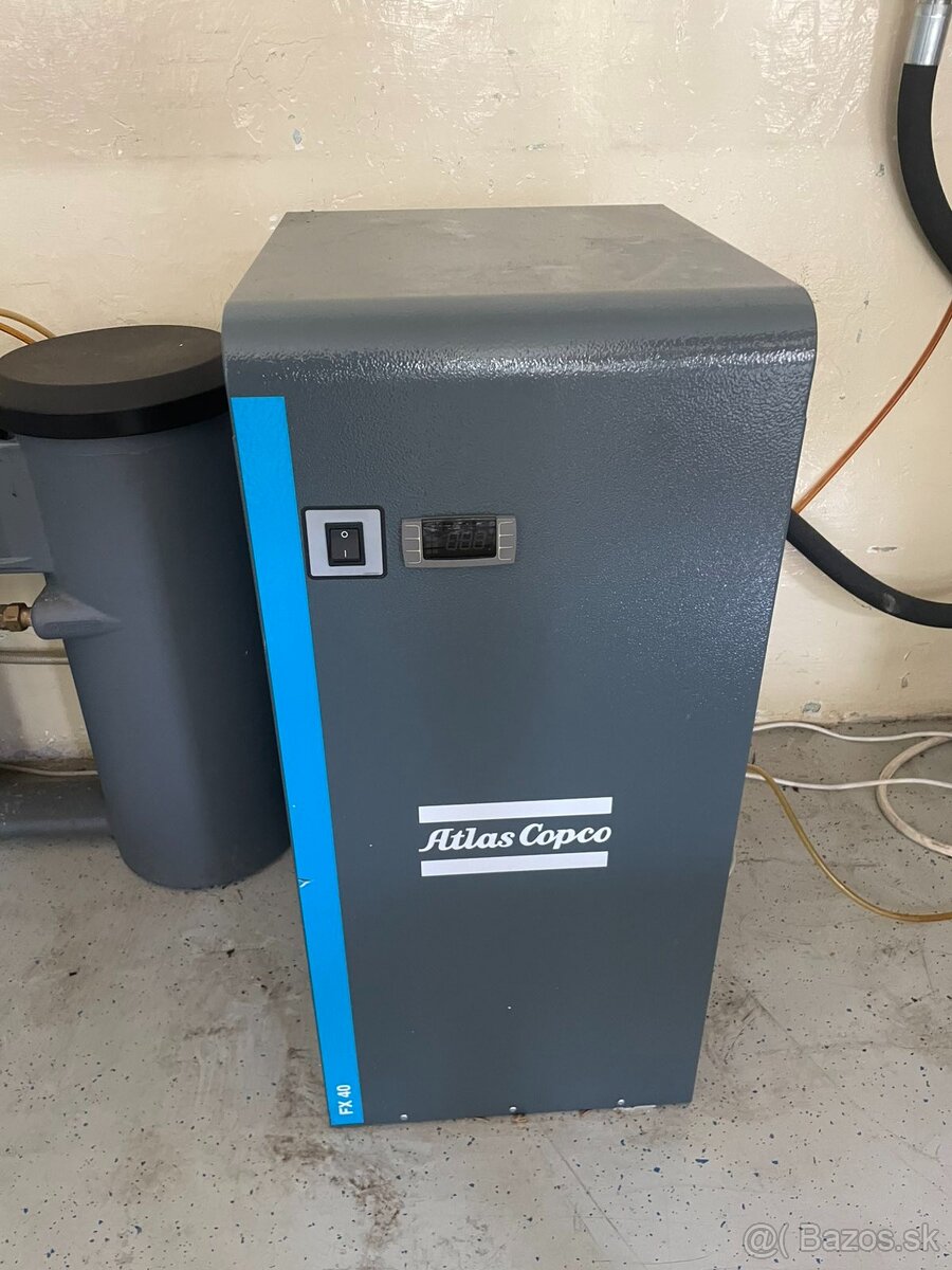 Skrutkový kompresor s výbavou a pieskovačkou - 2