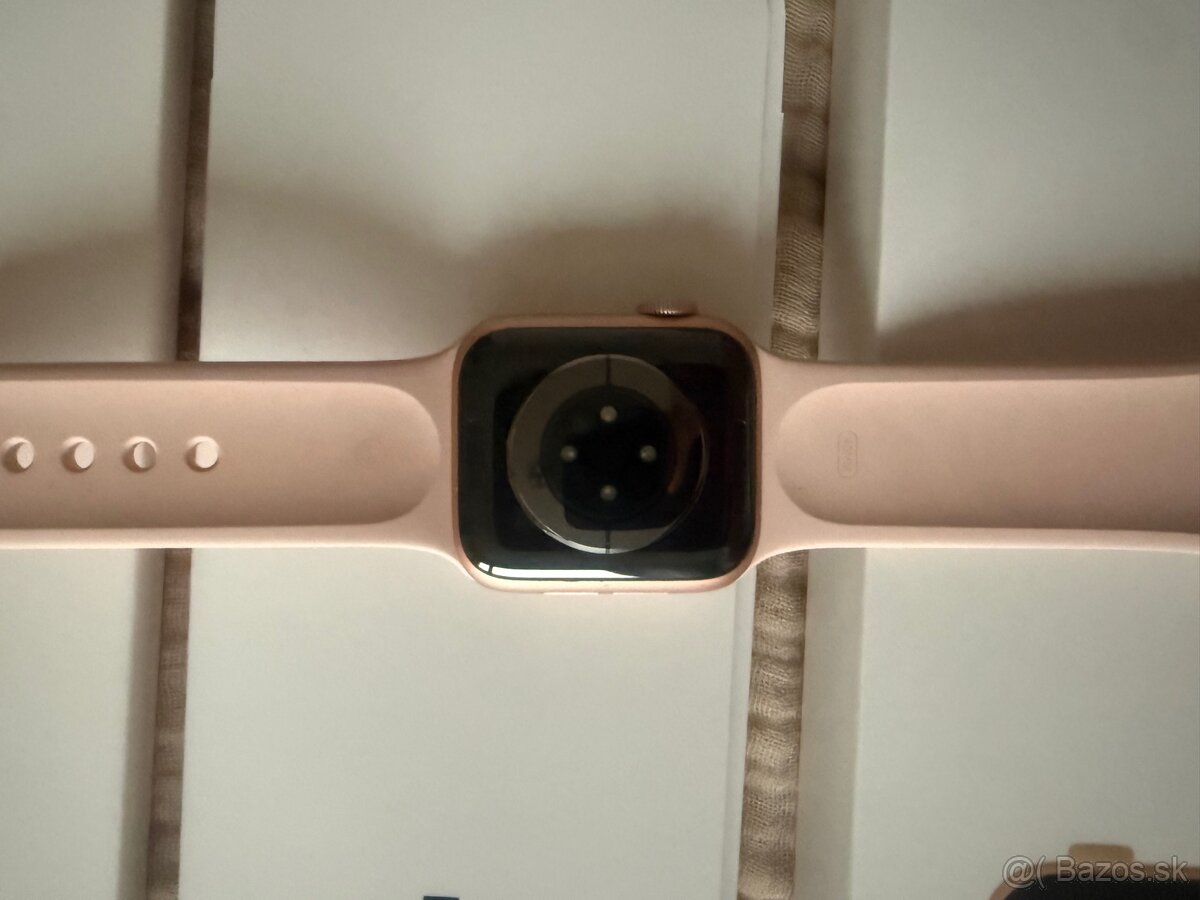 Apple Watch Series 6 (40mm) - 2