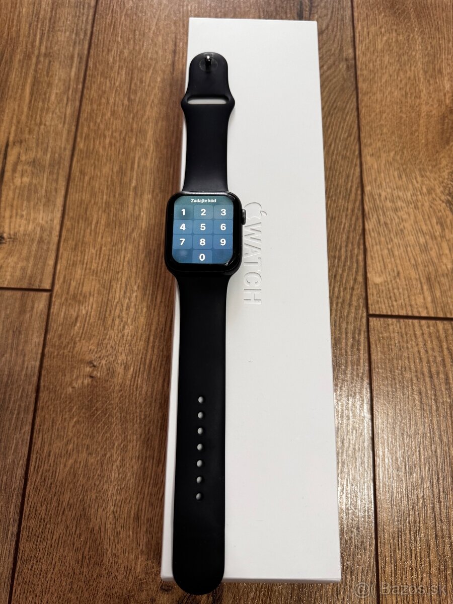 Apple Watch 5 44mm - 2