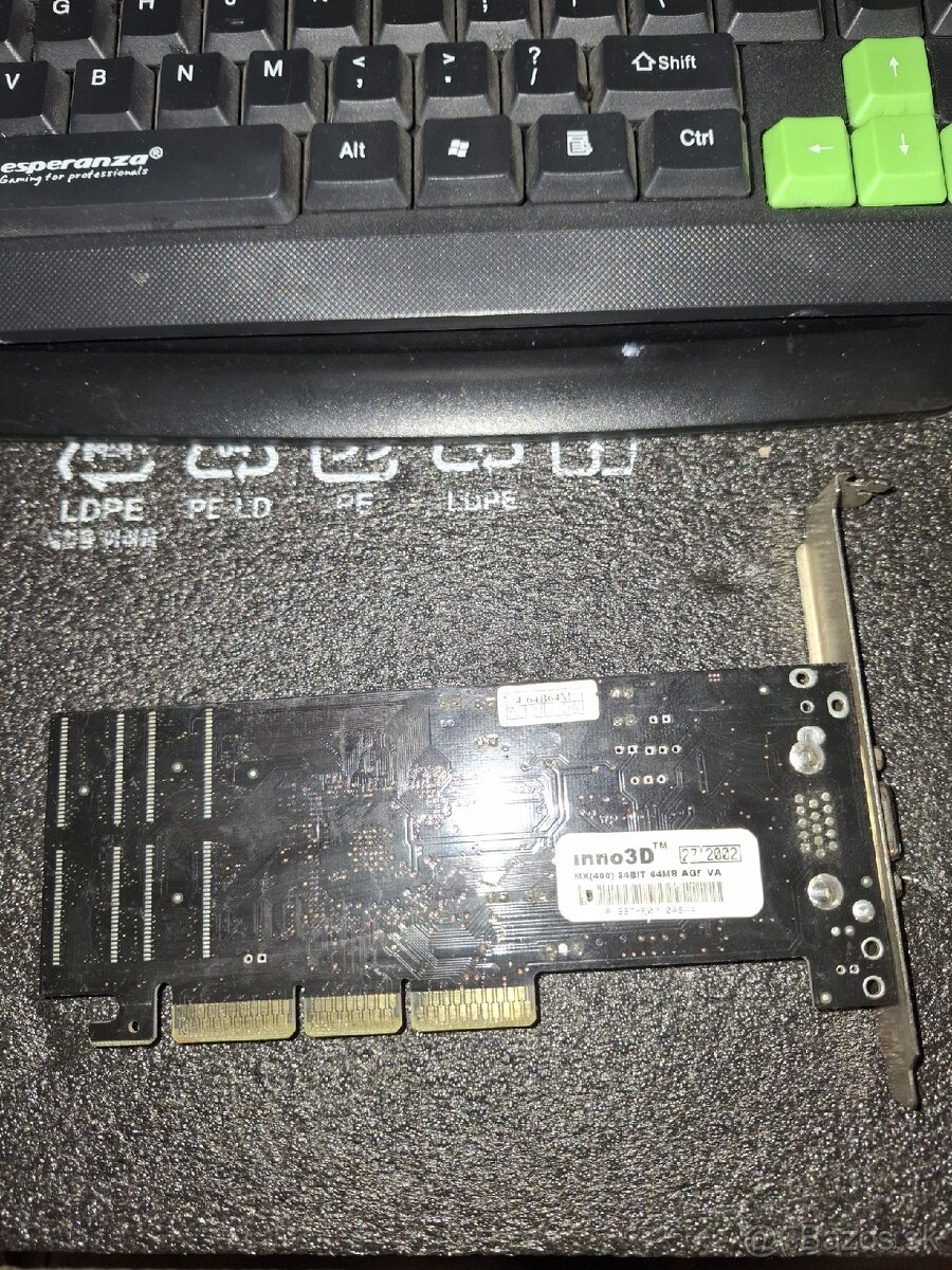 Predám Grafickú kartu GeForce 2mx 64mb AGP - 2