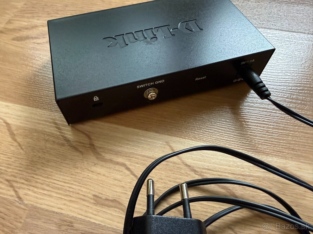 Predám 8-portový D-Link DGS-1100-08 manažovateľný switch - 2