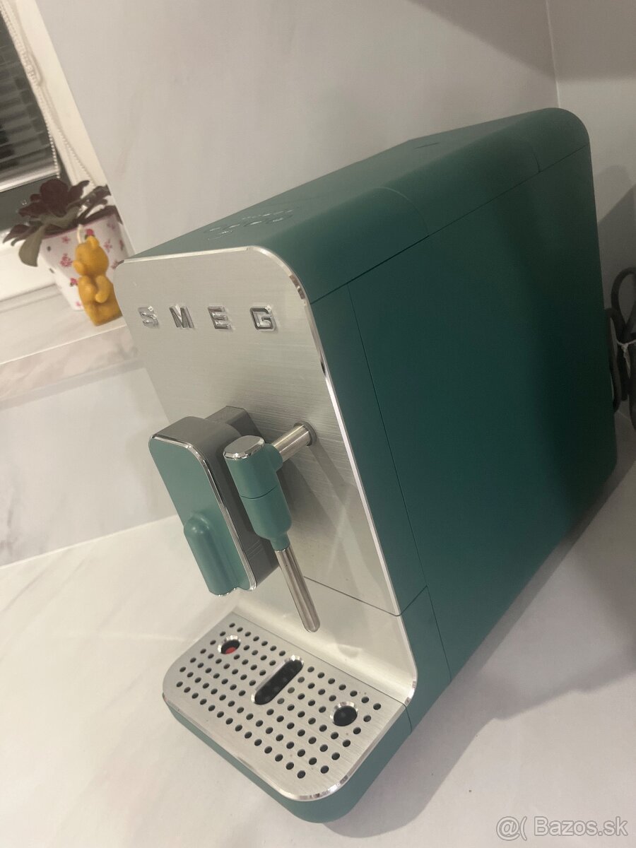 Automatický kávovar SMEG - 2