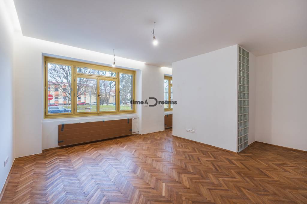 NA PREDAJ posledný štýlový byt v centre Nitry - 2