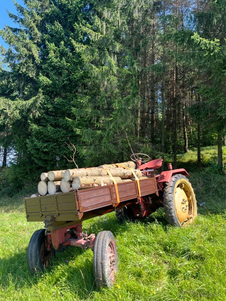 Traktor RS09 - 2
