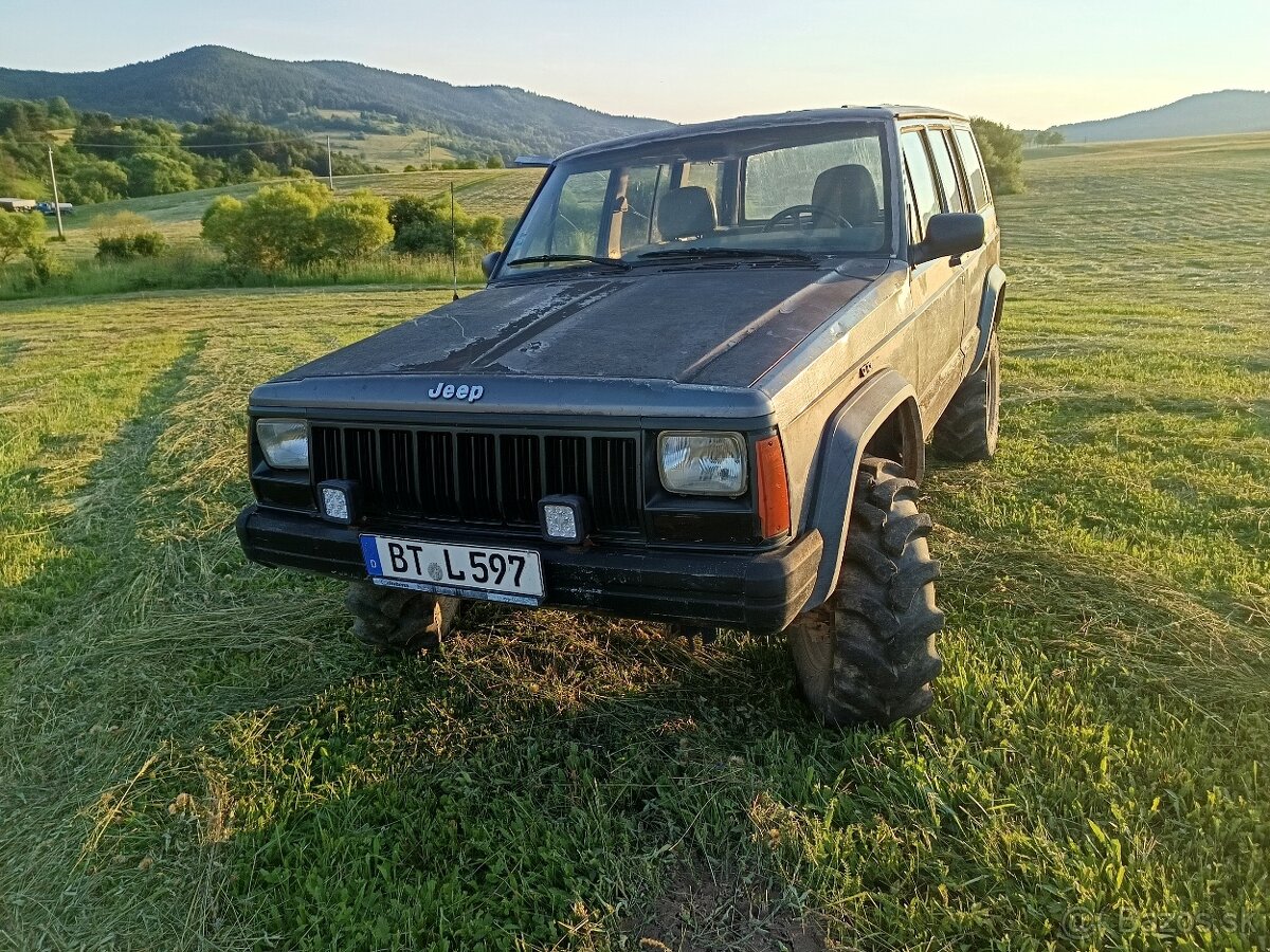 Jeep Cherokee - 2