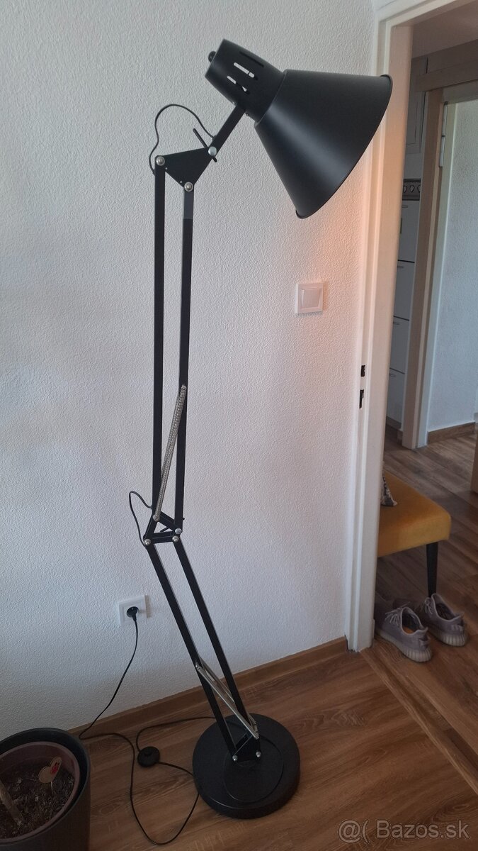 Voľné stojaca lampa - 2