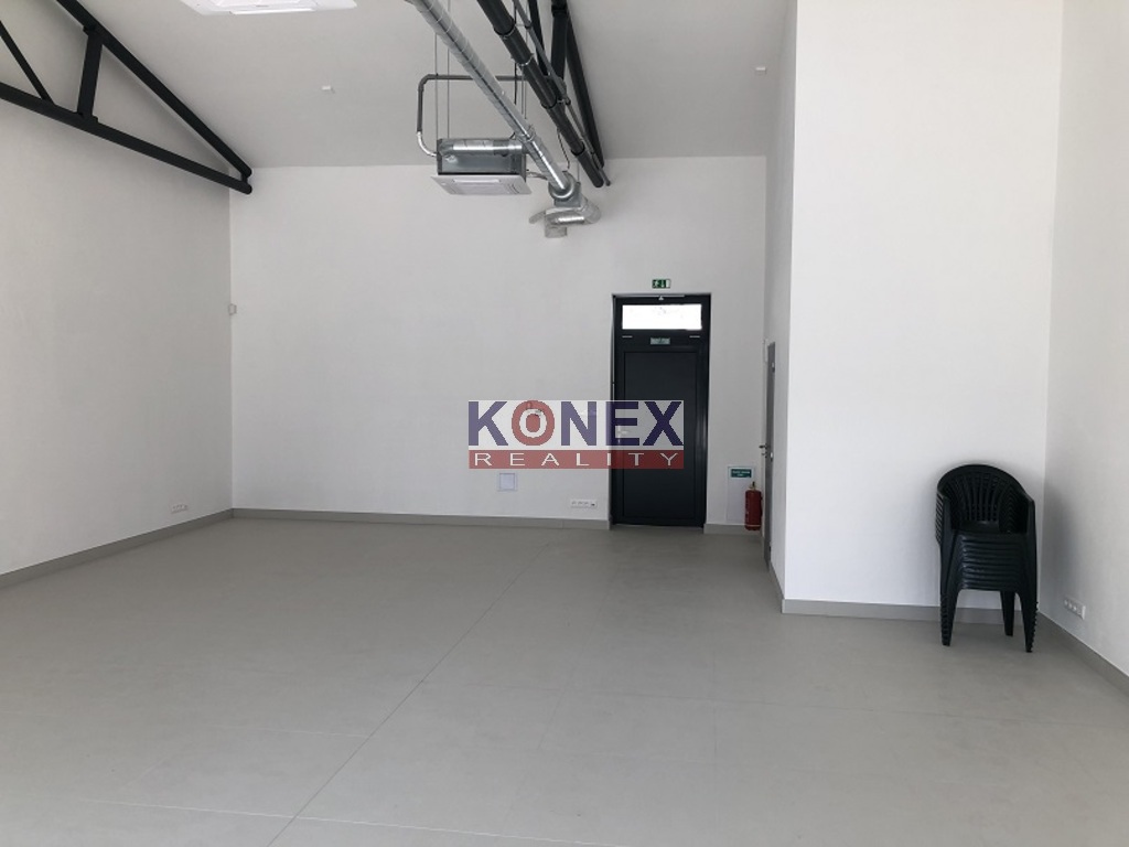 Obchodný priestor 36 m2 v biznis centre AWIN, Michalovce - 2