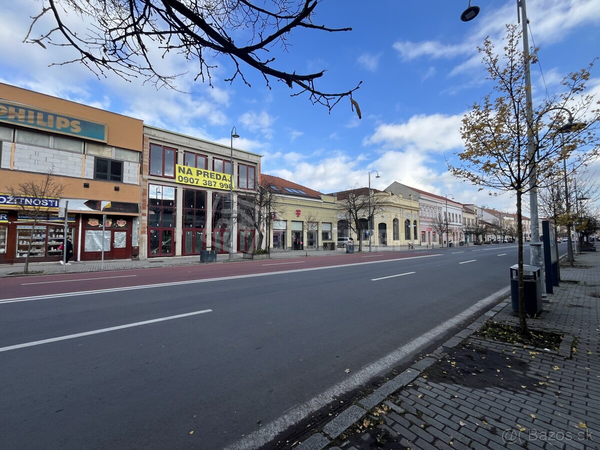 Stavba pred dokončením v centre mesta Lučenec - 2