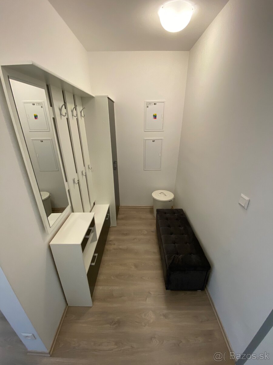 2 izbový byt s podzemným parkovacím sťatím v Ružinove - 2