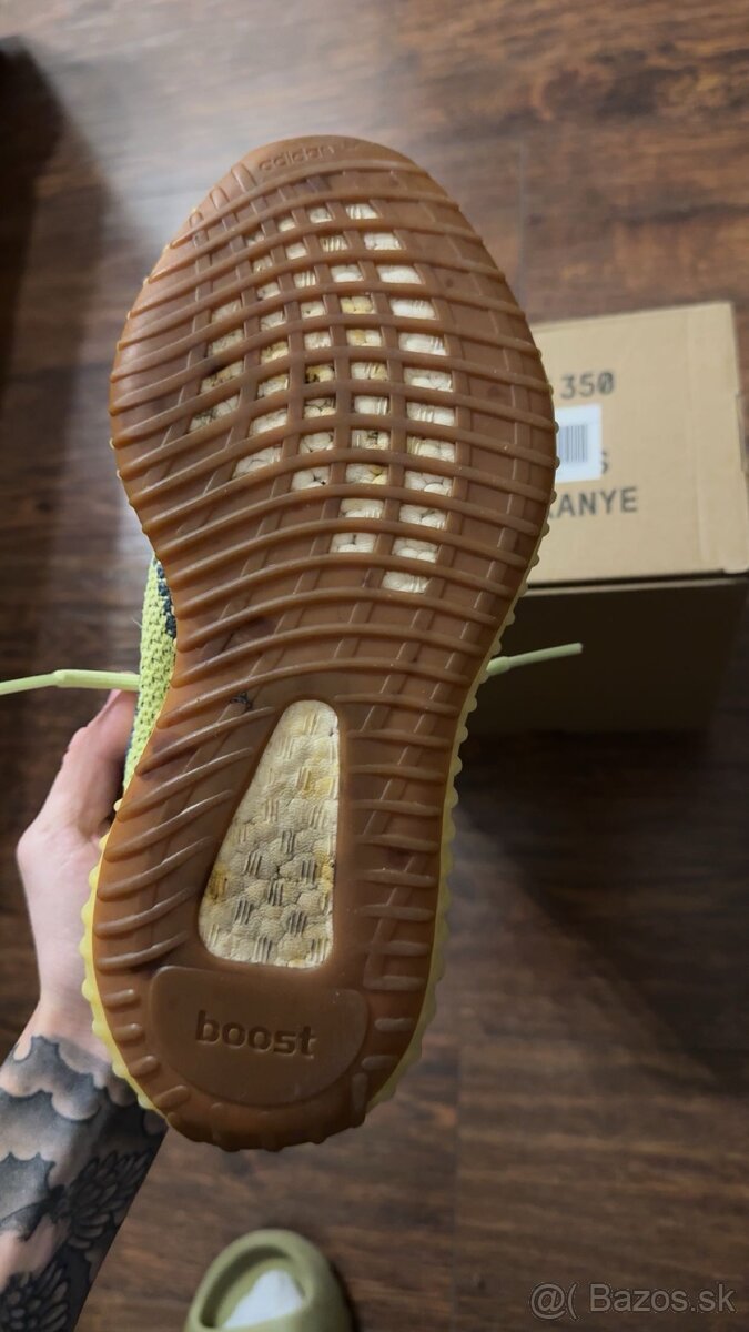 Yeezy 350 V2 Semi Frozen Yellow - 2