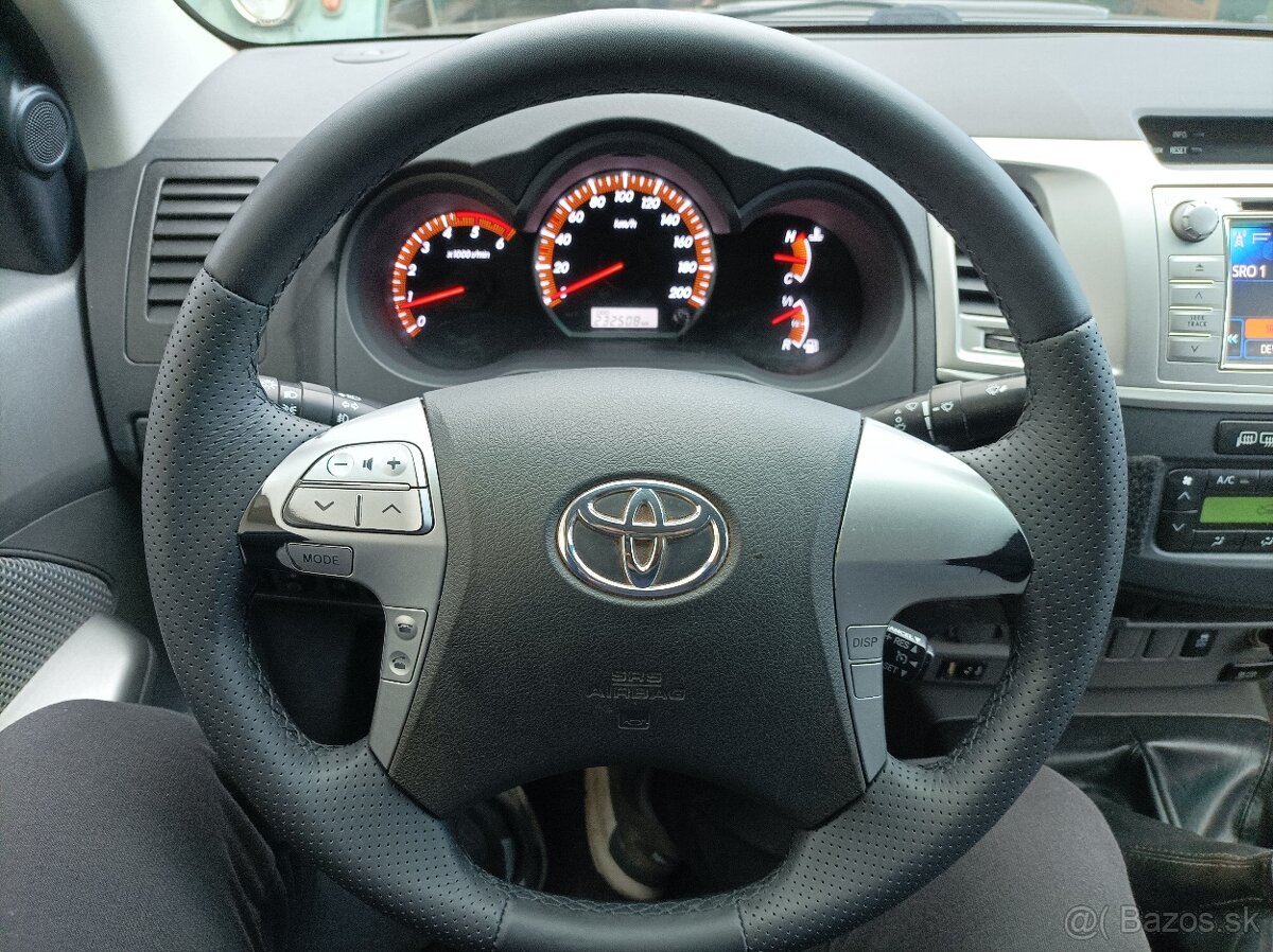 toyota Hilux 3.0 4x4 - 2