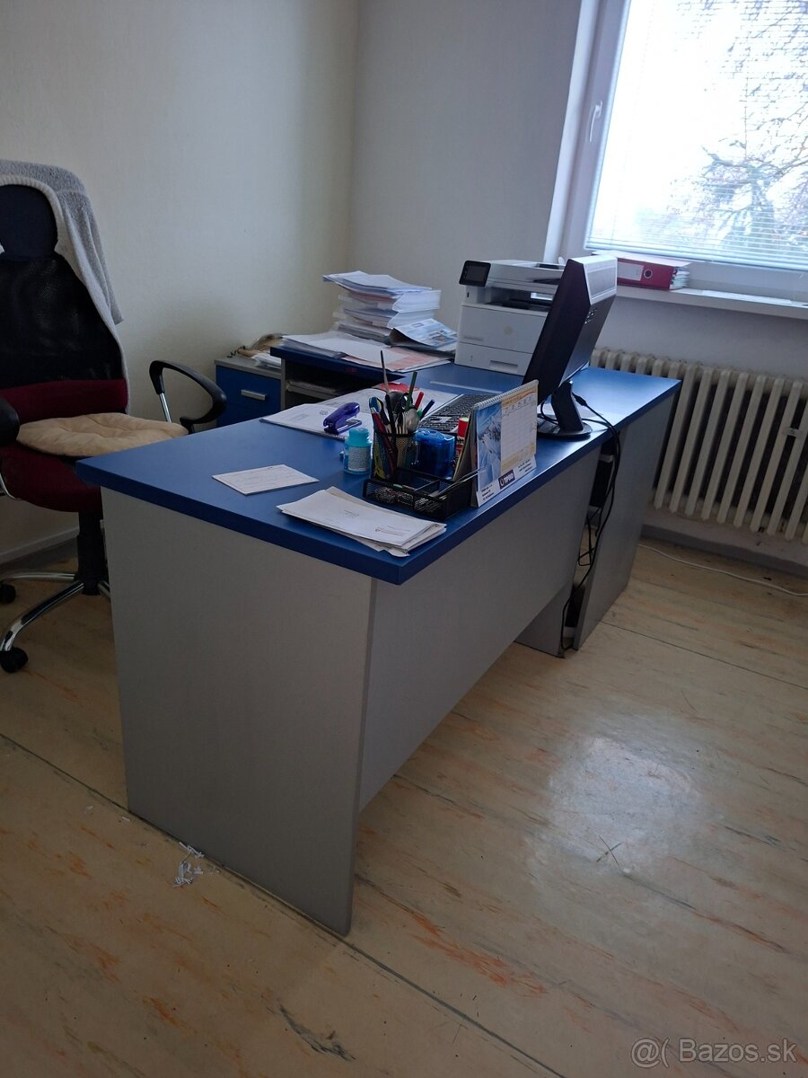 Predám lacno kancelársky nábytok - 2