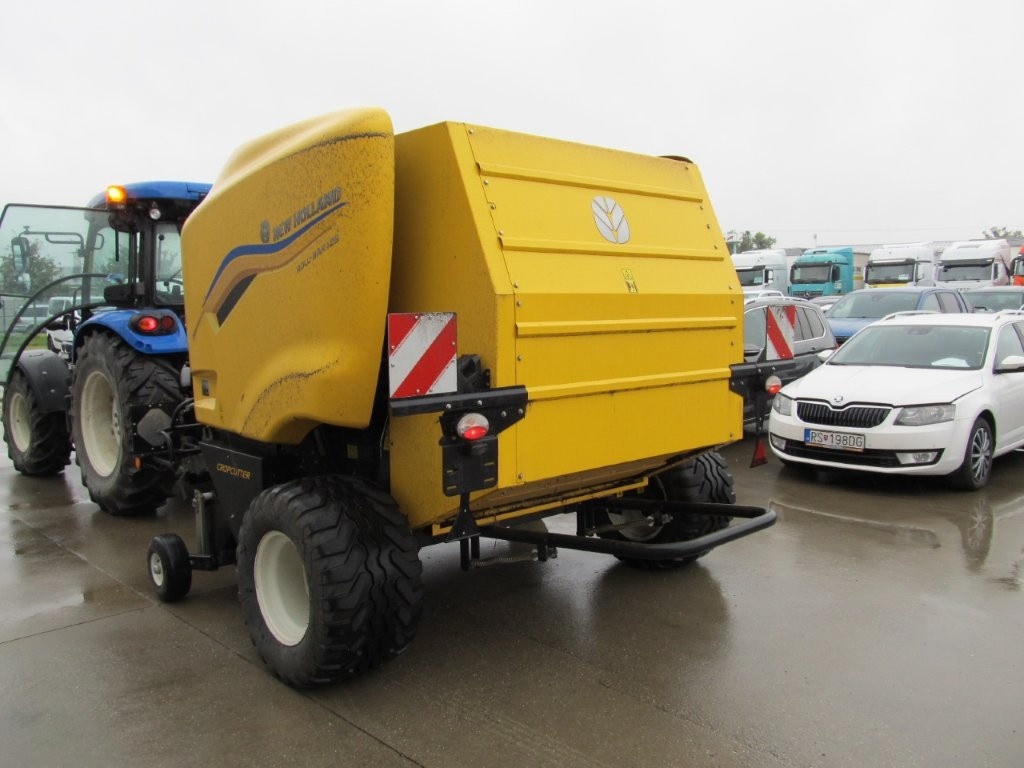 NEW HOLLAND New Holland BR 125C - balíkovač - 2