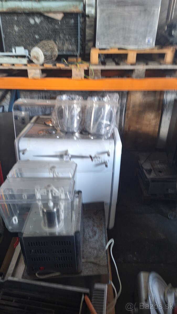 Zmrzlinove vitriny - 2