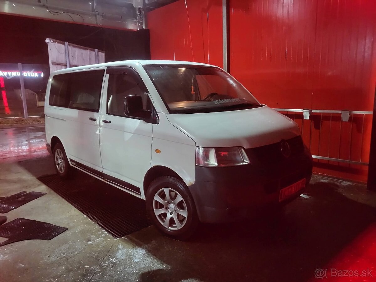 Predam vw transporter t5 9miestne - 2