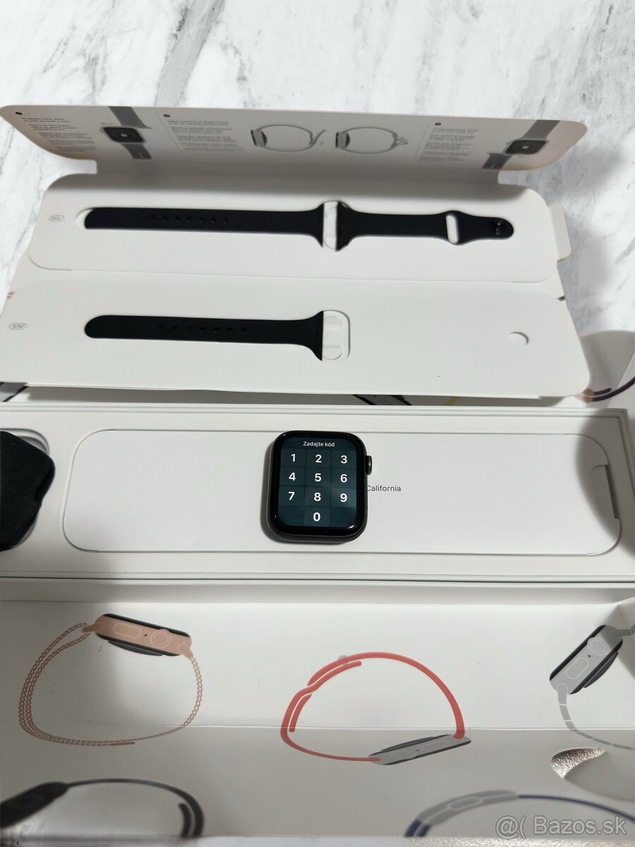 Apple Watch 5 44mm - Black - 2