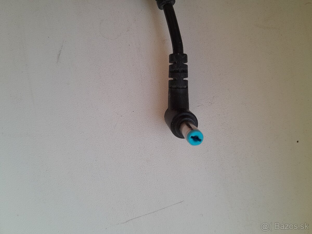 Predám nabíjačku na notebook Acer - 2