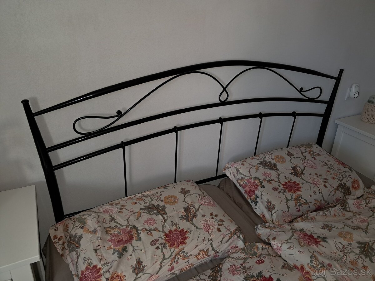 Manželská kovova postel - 2