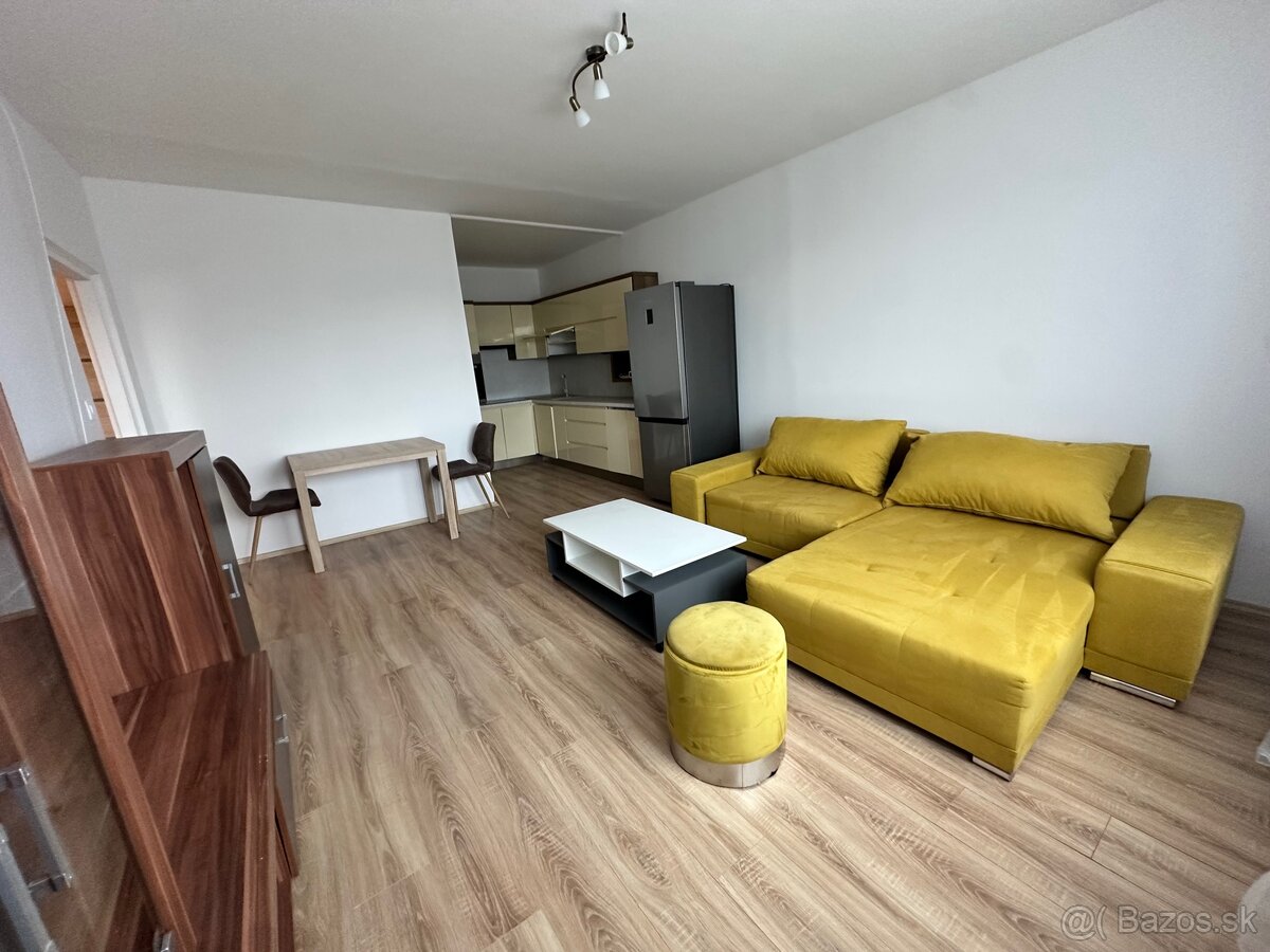 Dvojgarsónka na prenájom v meste Komárno - 2