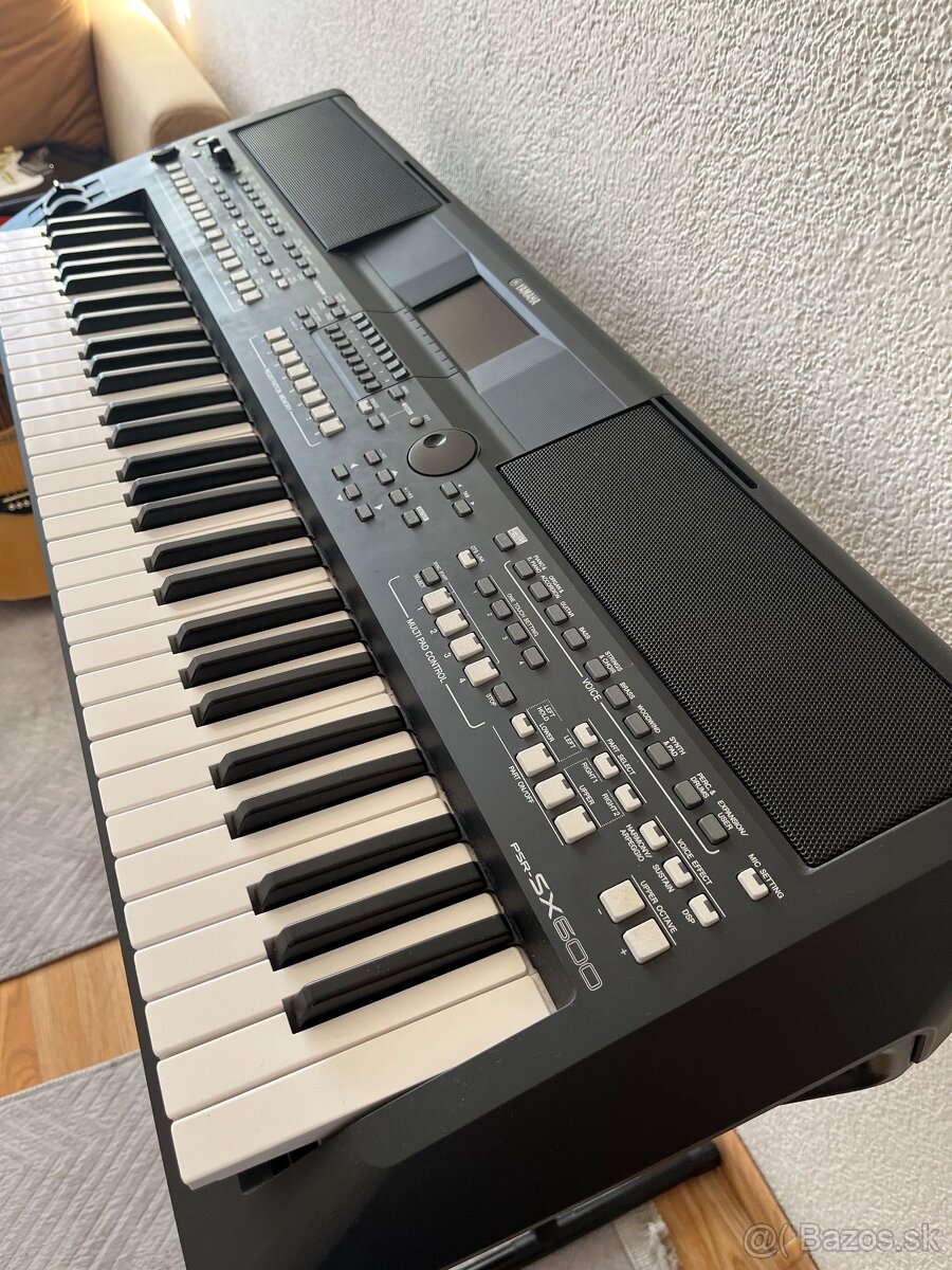 Klávesy Yamaha Psr SX600 - 2