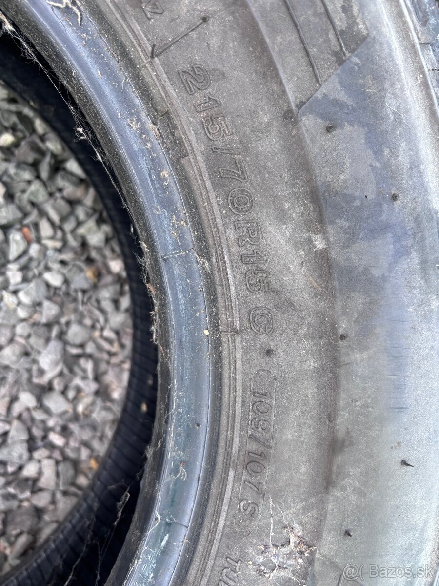 Predam 6 ks letne pneu 215/70R15C - 2