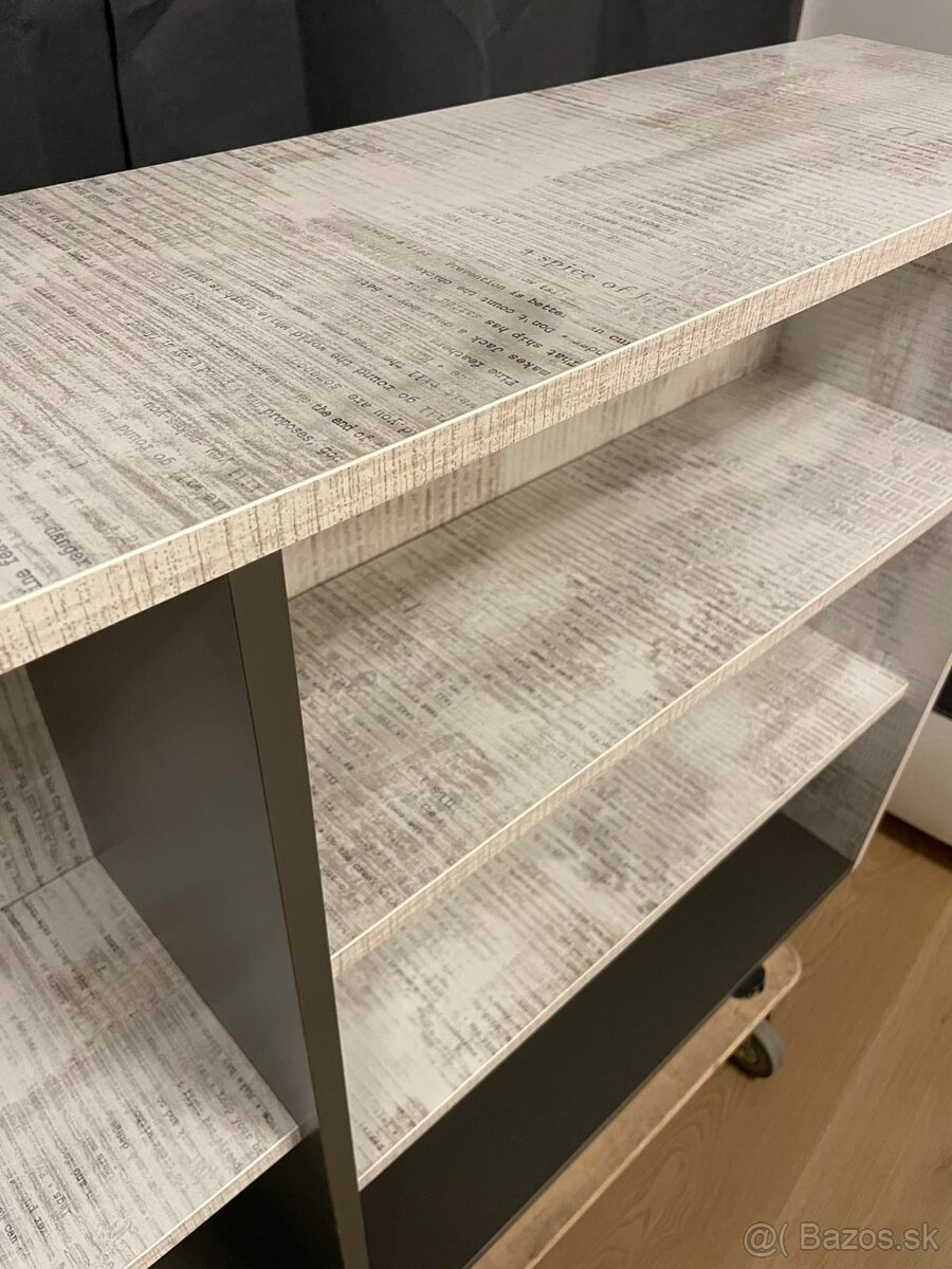 2x regalova polica/kniznica do detskej izby alebo pracovne - 2