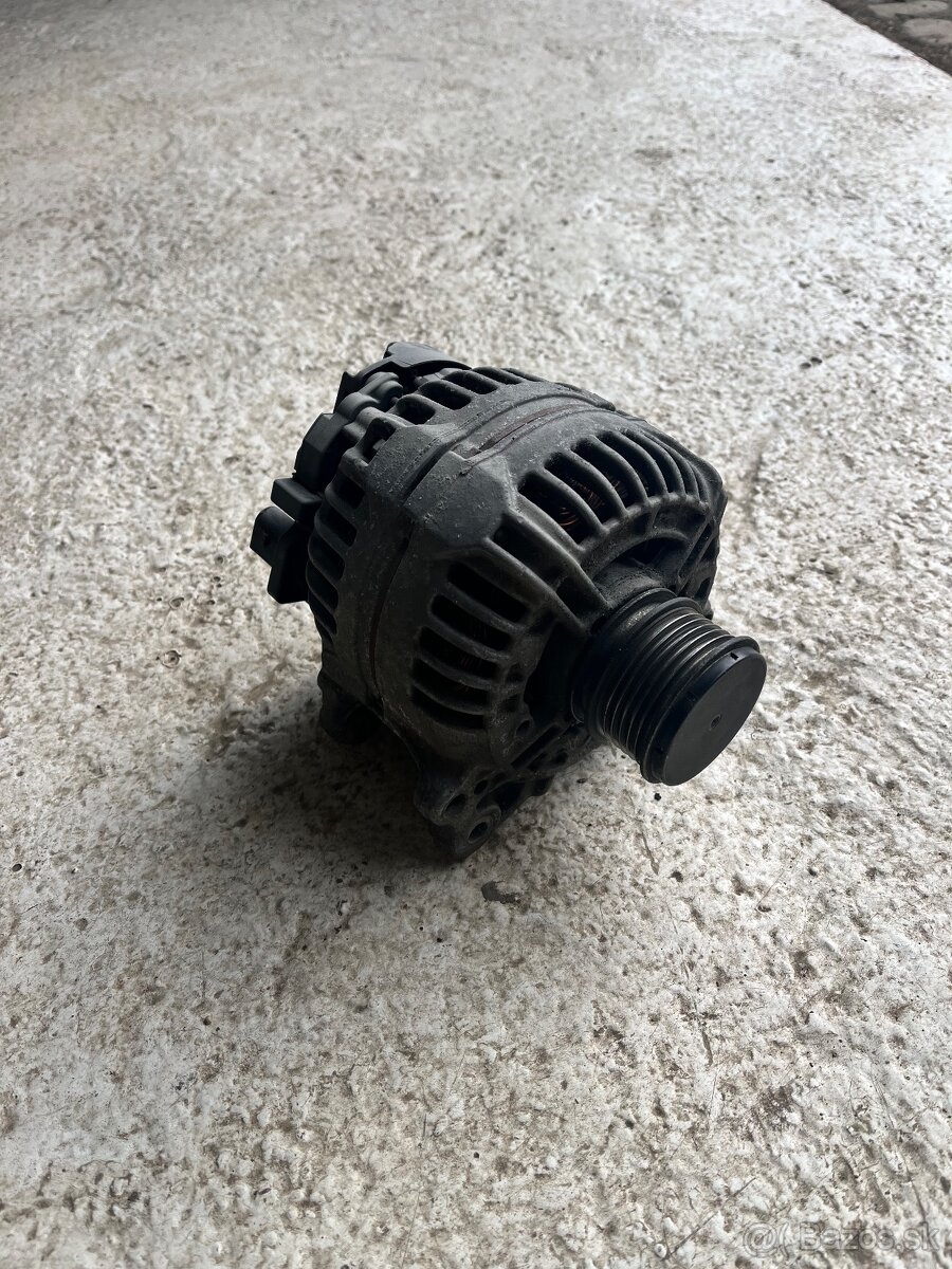 Alternator Škoda octavia 1 038903024F - 2