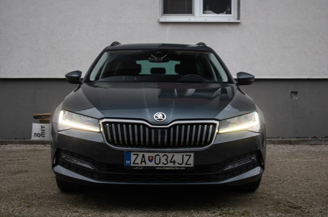 Škoda Superb Combi 2.0 TDI DSG - 2