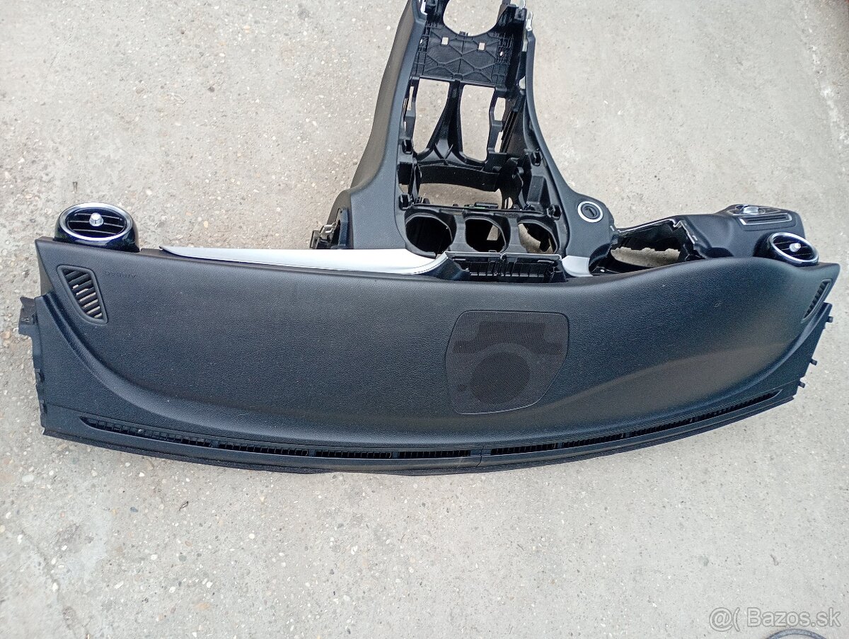 Mercedes w176 a-class palubovka - 2