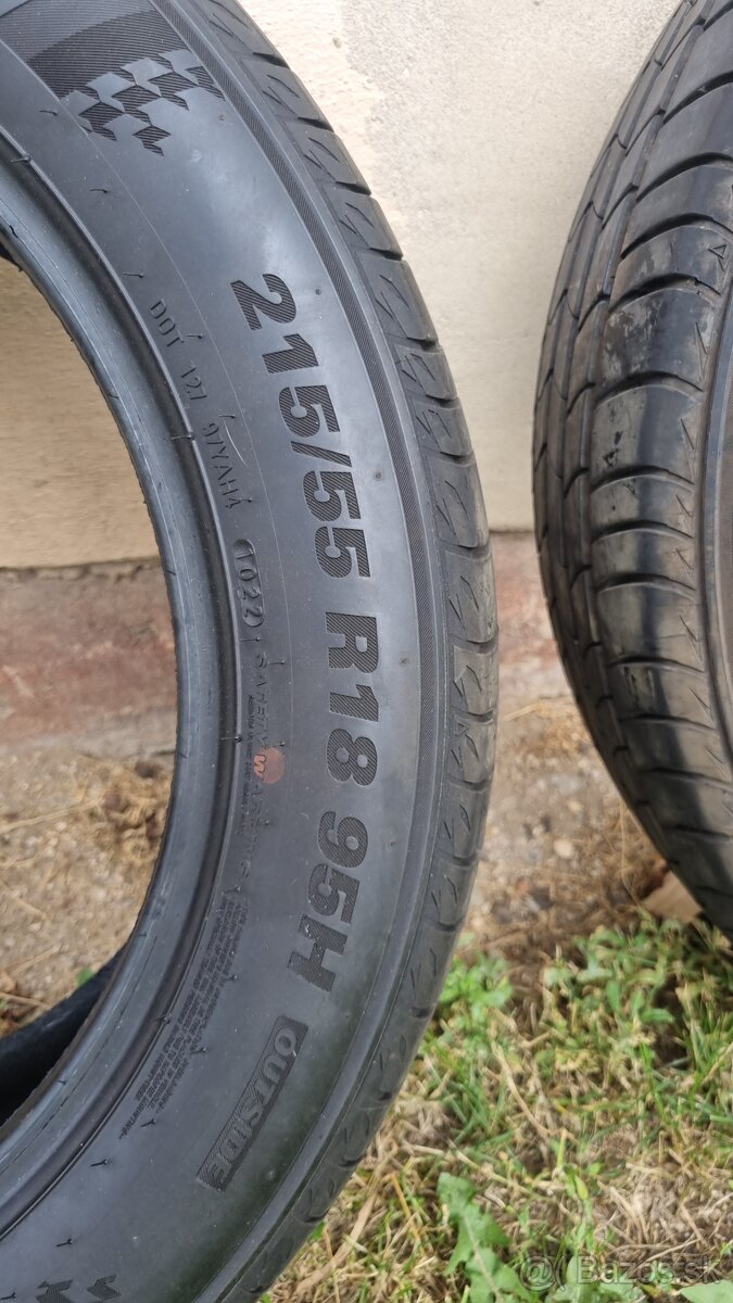 Pneu 215 /55 R 18 - 2