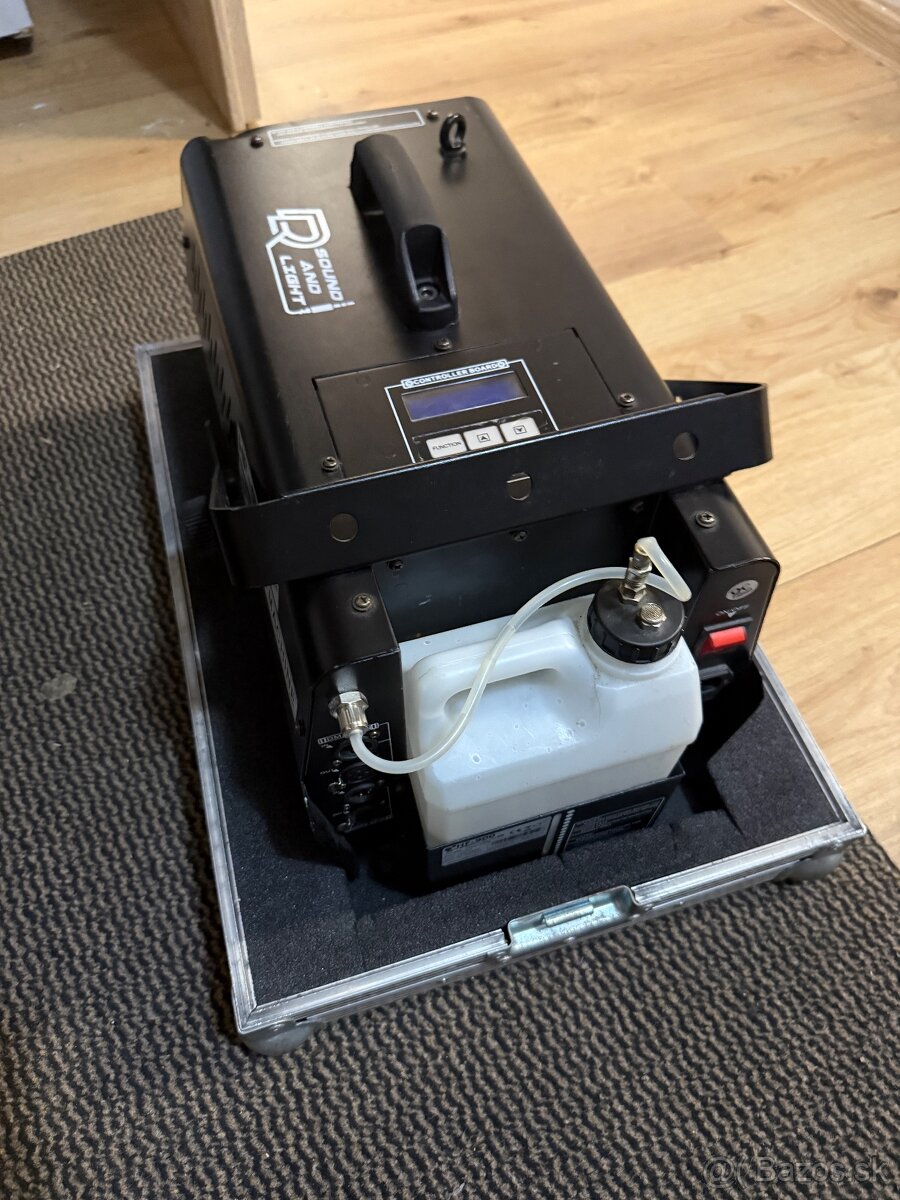 Stairville HF-900 Hazer + case - 2