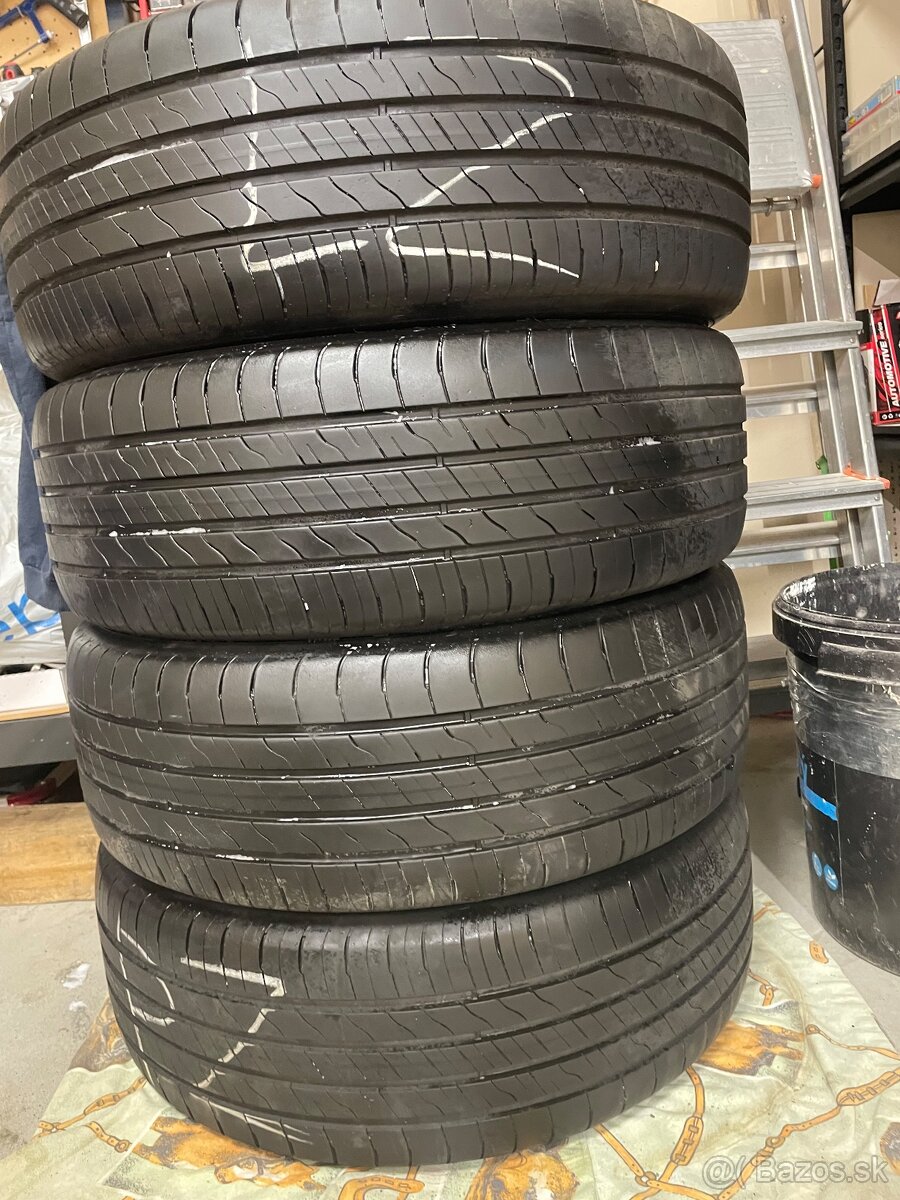 Goodyear 215/55 R18 99V letne - 2