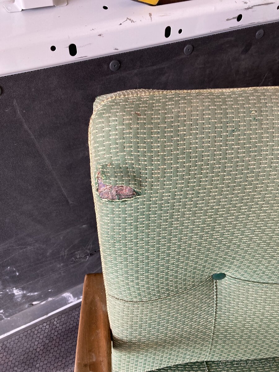 Predam retro kreslo vhodne na renovaciu 50 eur kus - 2