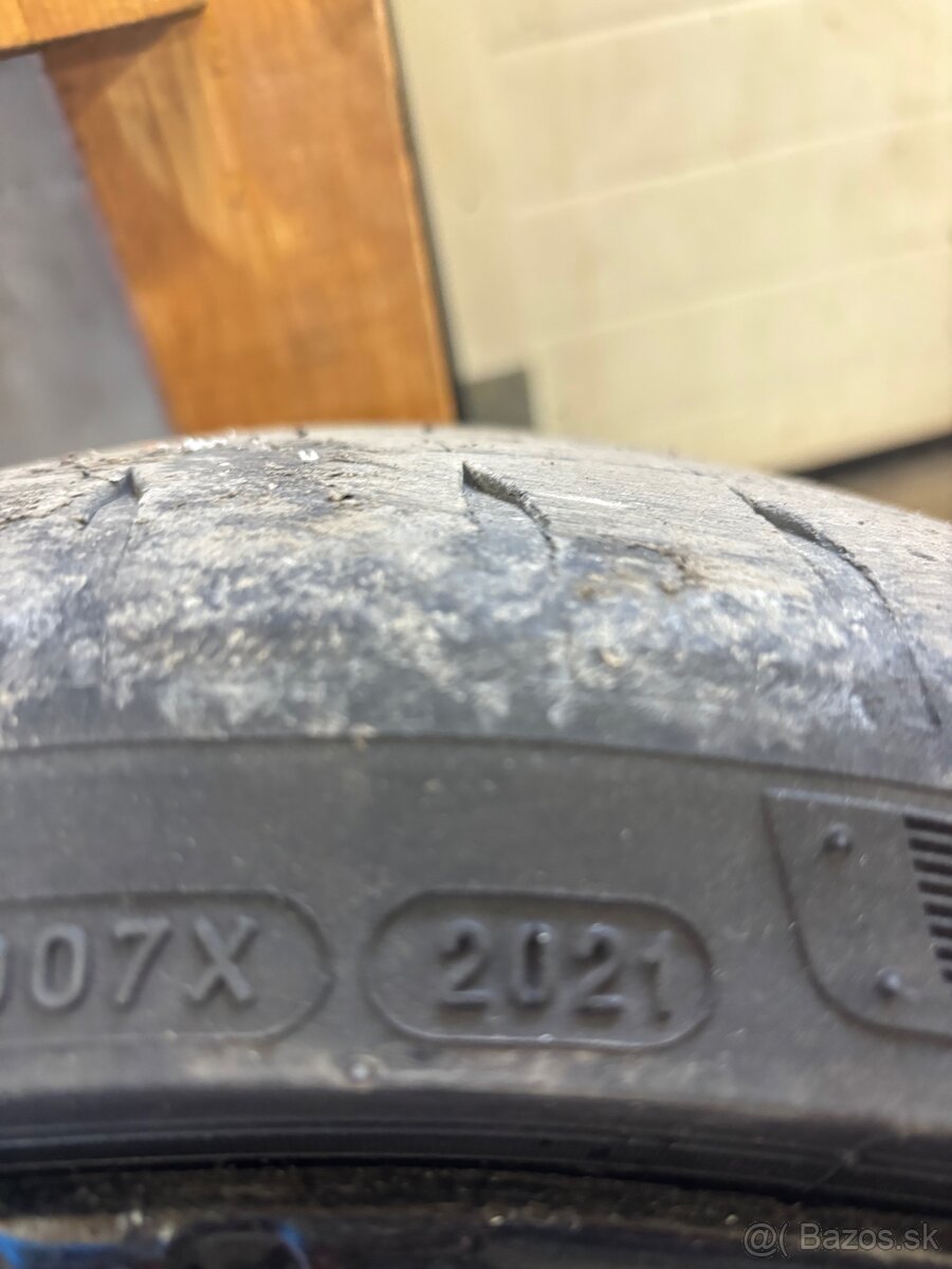 Predám 225/35 r19 Michelin pilot šport 4S - 2