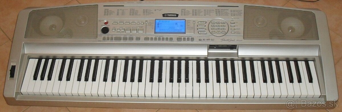 Yamaha Portable Grand DGX 300 (rozsah 6,5 oktávy) - 2