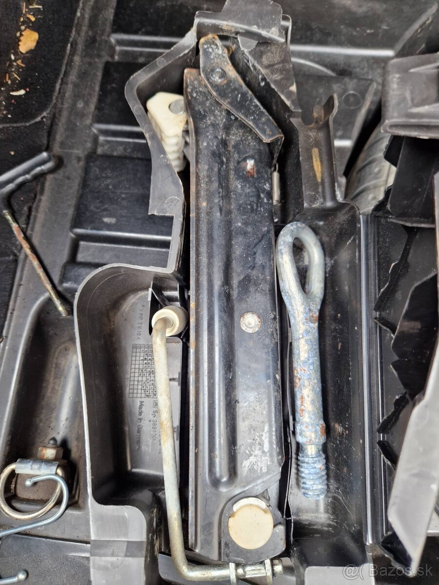 Výplň rezervy, zdvihák Mercedes Benz C, W203 - 2