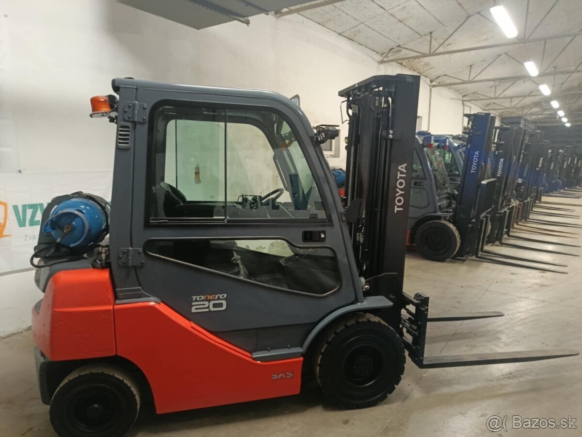 Čelni vozík Toyota 02-8FGF20 s pozicionerem - 2