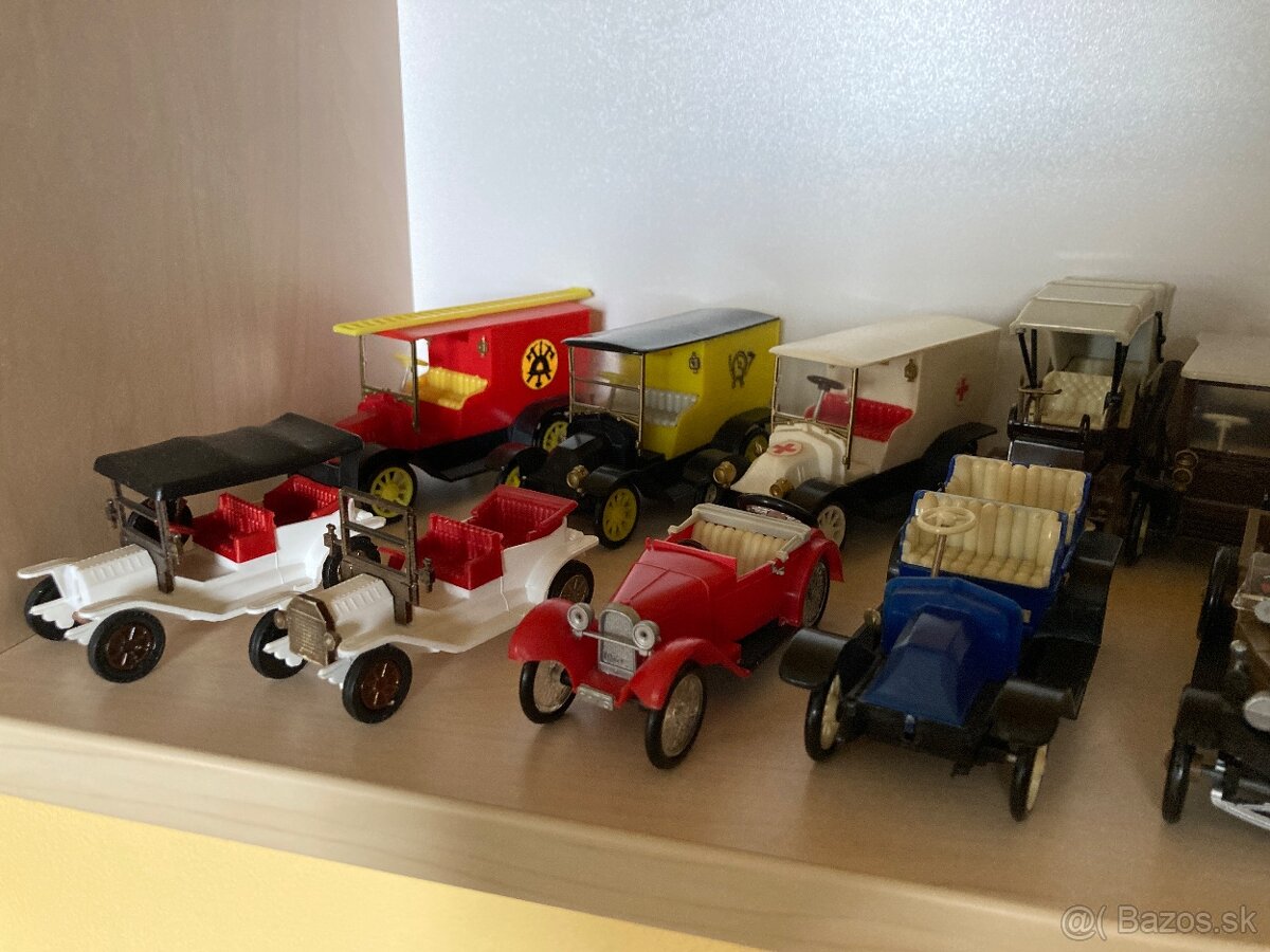 Staré autíčka do zbierky - 2