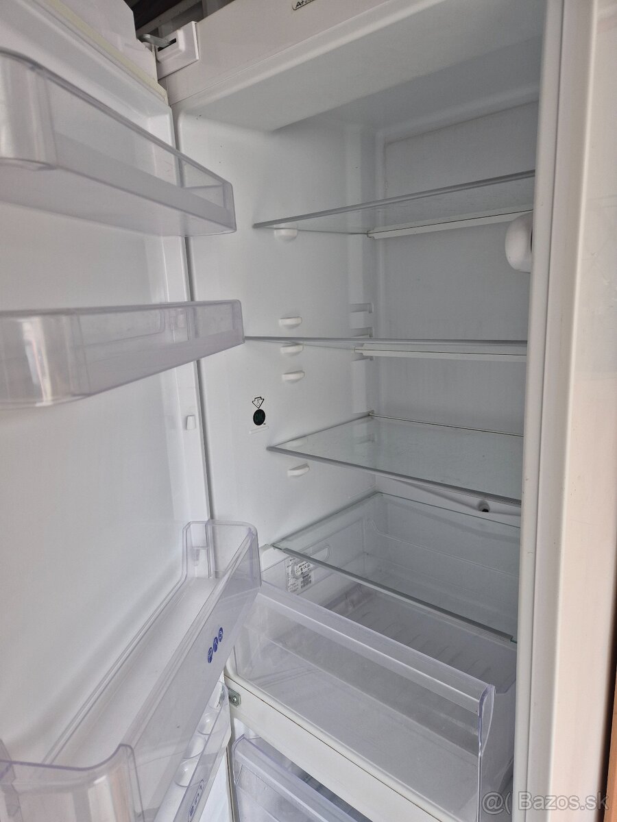 Predam chladničku s mrazničkou - 2